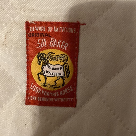 english saddle pad!!! original price $60 asking $20 OBO like new used once! - Picture 4 of 4